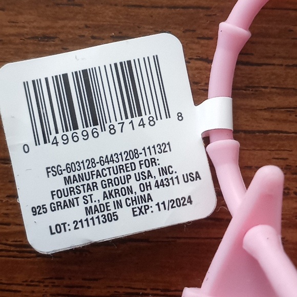 Strawberry scented Lip Gloss - Picture 5 of 7